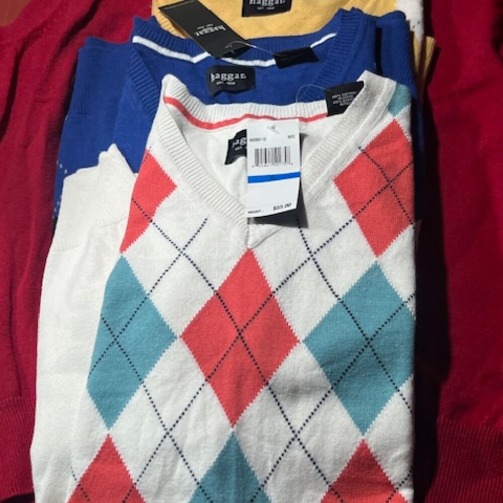 Hagger Mens Golf Vest Lot of Four. Two  New with tags .Total Retail Value 220